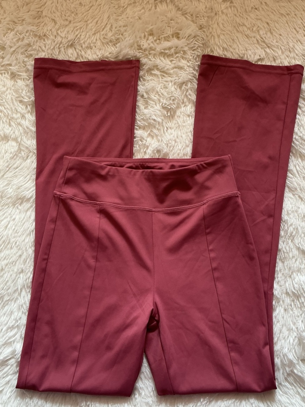 High-Rise Burgundy Leggings with Contour Seams